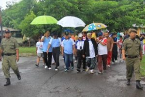 Walikota Drs H Ano Sutrisno MM Jalan Santai bersama jajaran Kemeneg dalam rangka Hari Amal Bhakti Kementrian Agama Ke-68 Tahun 2014 Tingkat Kota Cirebon